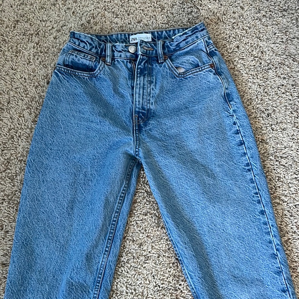 light washed zara mom jeans (no rips)